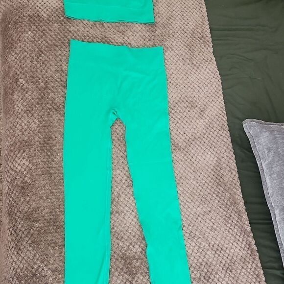 Seamless Nasty Gal Co-ord Set - Picture 2 of 10